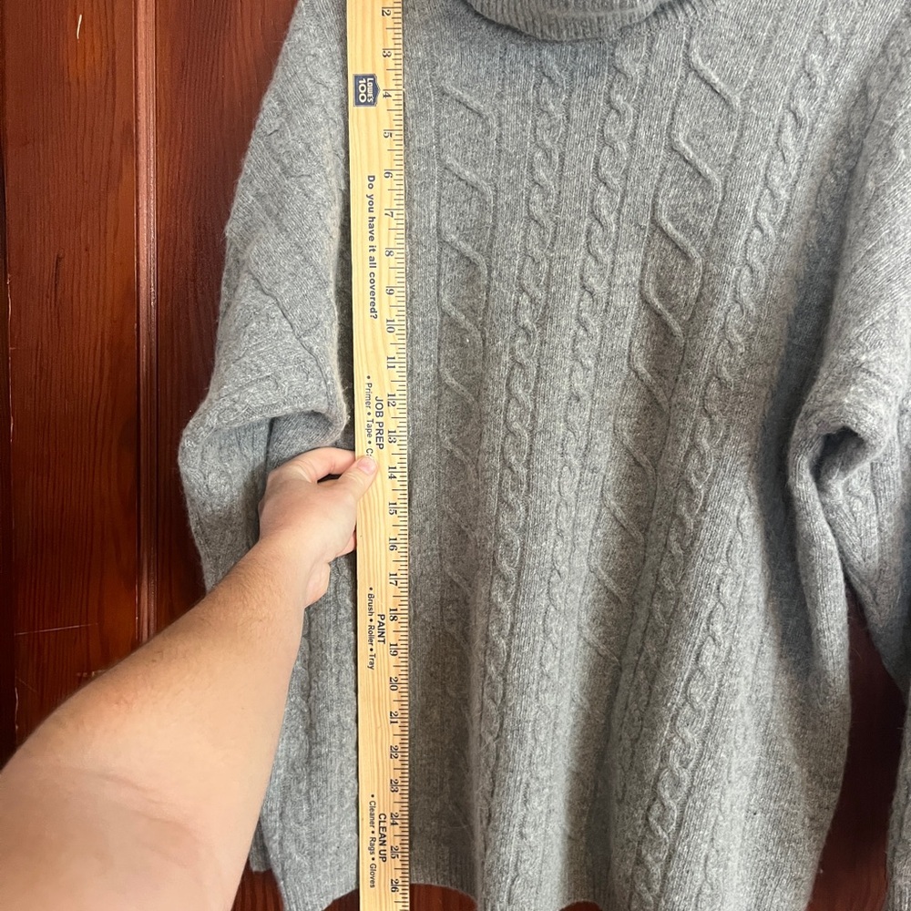 Elegant Gray Cable Knit Turtleneck Sweater with lambswool & angora hair - Picture 7 of 8